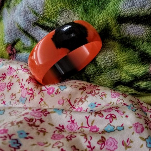 Vintage Lucite Bangle Orange & Black Best Plastics + Orange Bakelite Bangle - Picture 2 of 12